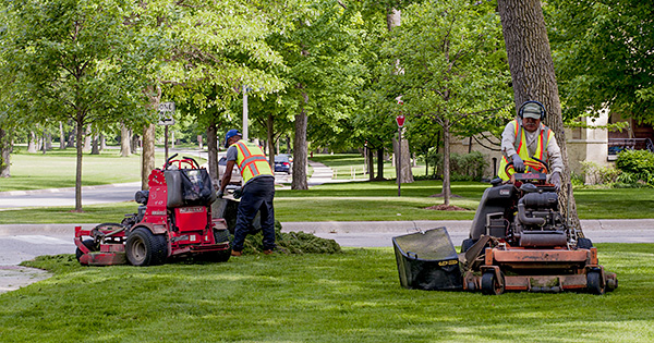 Moore Landscapes Chicago Landscaping Jobs, What Is A Landscapers Job Description